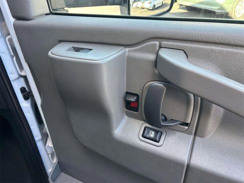 Used 2023 Chevrolet Express 4500 Extended w/ Power Convenience Package image 12