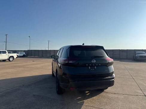 Certified 2025 Nissan Rogue SV AWD/4WD image 15