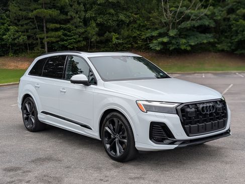 Used 2025 Audi Q7 3.0T Premium Plus w/ Premium Plus Package AWD/4WD image 11