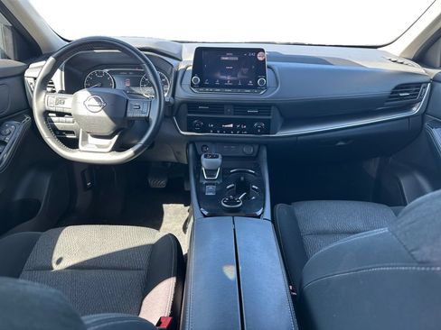 Used 2025 Nissan Rogue SV AWD/4WD image 11