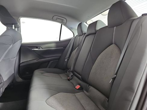 Used 2022 Toyota Camry LE FWD image 13
