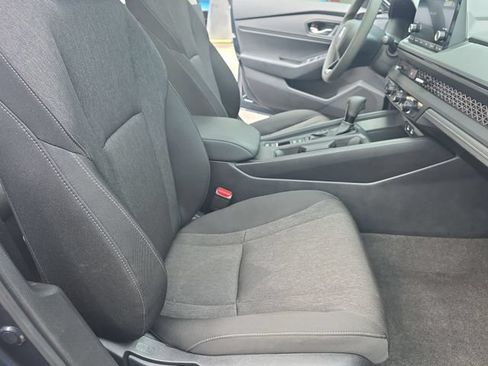 Used 2025 Honda Accord SE image 11