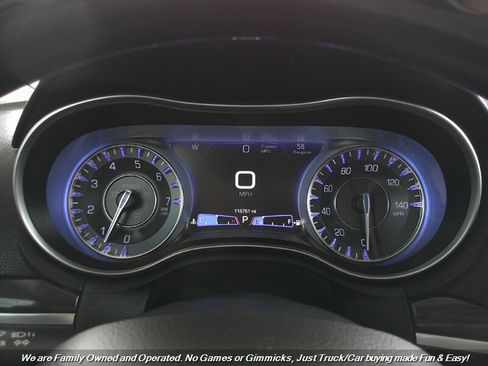 Used 2019 Chrysler 300 Limited image 10