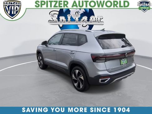 Used 2025 Volkswagen Taos SE AWD/4WD image 7