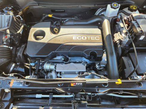 Used 2020 Chevrolet Equinox LS image 30