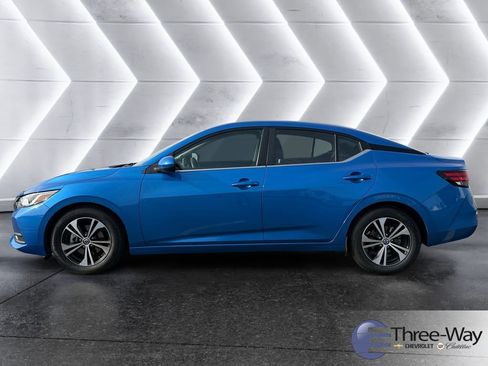 Used 2023 Nissan Sentra SV image 2