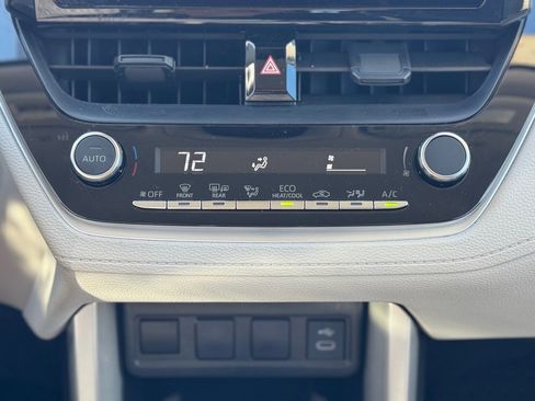 Used 2024 Toyota Corolla Cross LE image 17