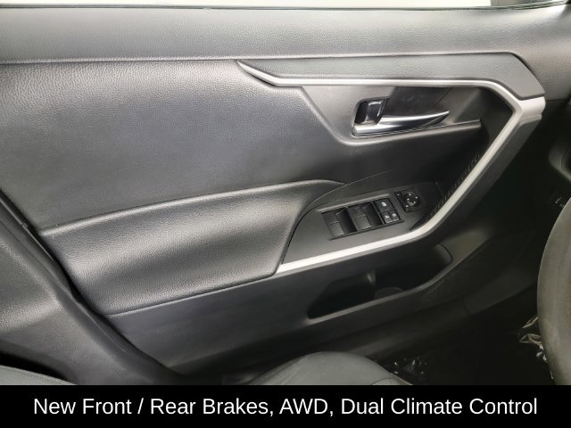 Used 2021 Toyota RAV4 XLE AWD/4WD image 31