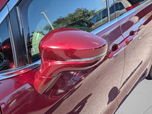 Used 2021 Chrysler Pacifica Touring-L image 26