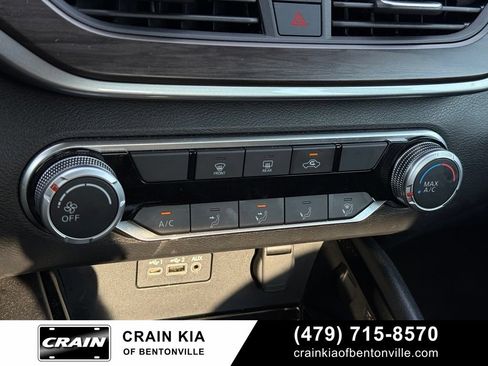 Used 2024 Nissan Altima 2.5 SV FWD image 17
