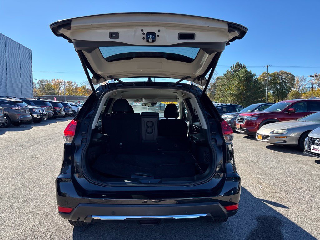 Used 2019 Nissan Rogue SV AWD/4WD image 7