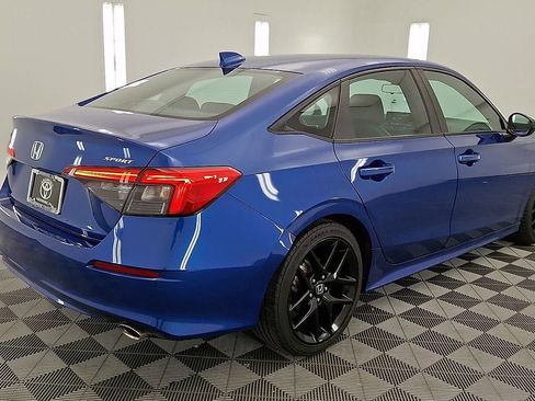 Used 2023 Honda Civic Sport image 4