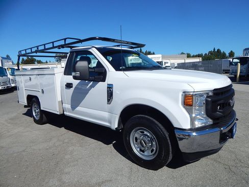Used 2022 Ford F250 XL w/ Power Equipment Group RWD image 9