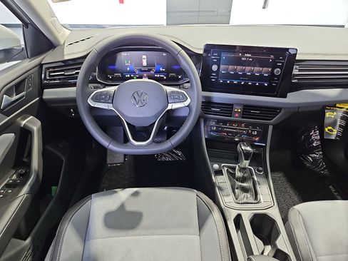New 2027 Volkswagen Jetta SE FWD image 14