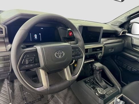 Certified 2024 Toyota Tacoma TRD Off-Road w/ TRD Off Road Upgrade Package AWD/4WD image 10
