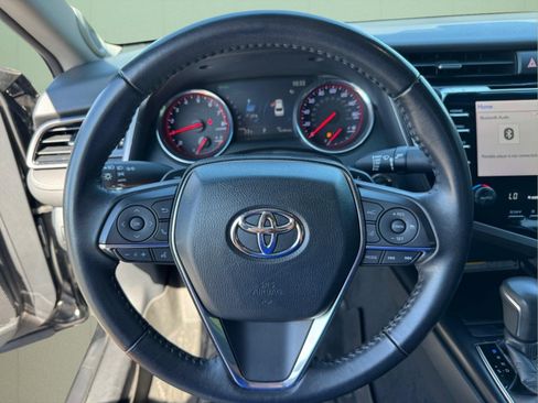 Used 2019 Toyota Camry XSE FWD image 21