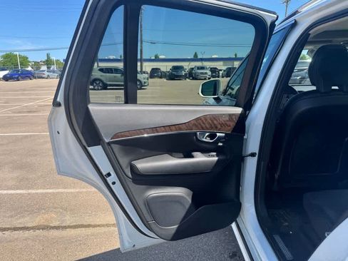 Used 2019 Volvo XC90 T6 Momentum w/ Protection Package Premier AWD/4WD image 15