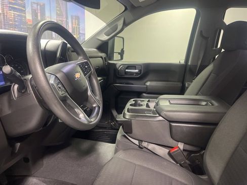 Used 2022 Chevrolet Silverado 2500 Custom w/ Custom Value Package image 10