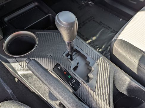 Used 2015 Toyota RAV4 LE image 25