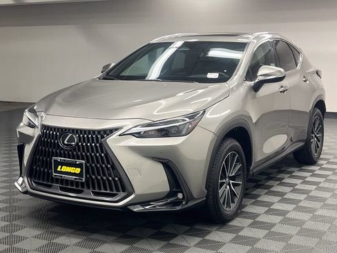 Used 2025 Lexus NX 250 FWD image 2