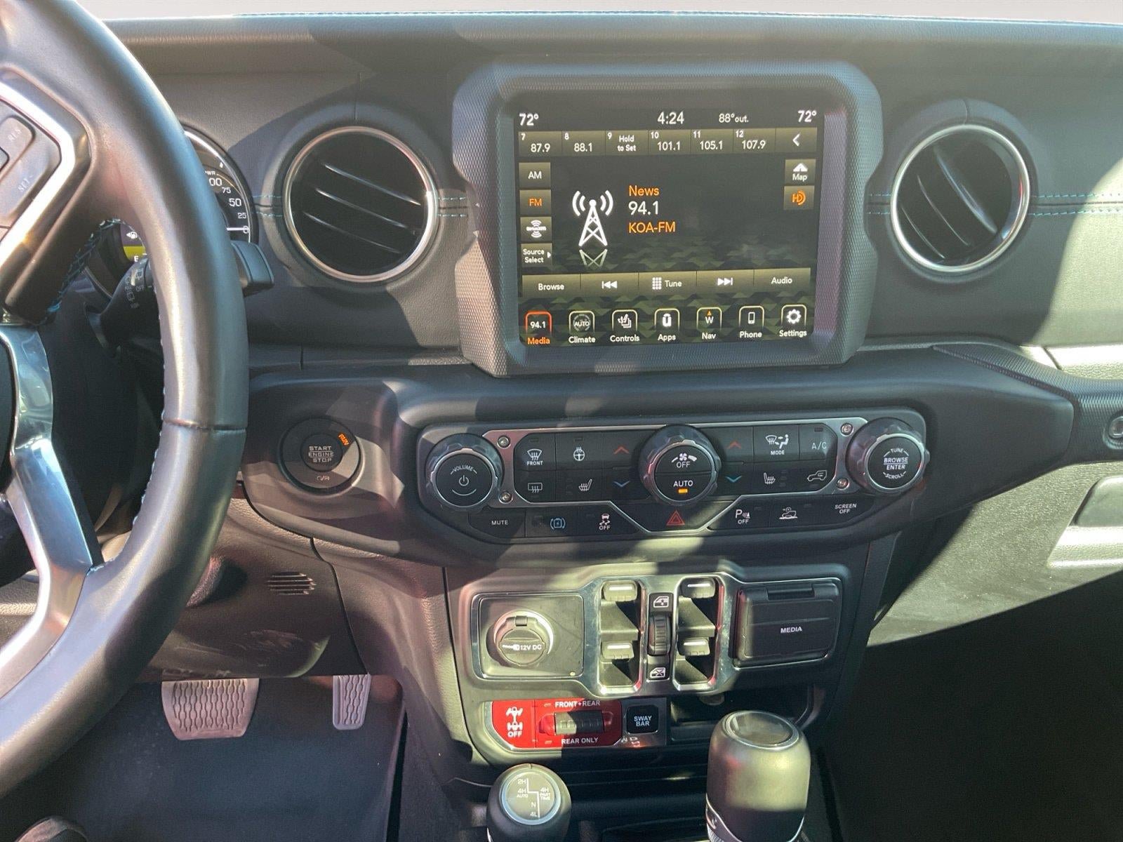 Used 2022 Jeep Wrangler Unlimited Rubicon 4xe AWD/4WD image 11