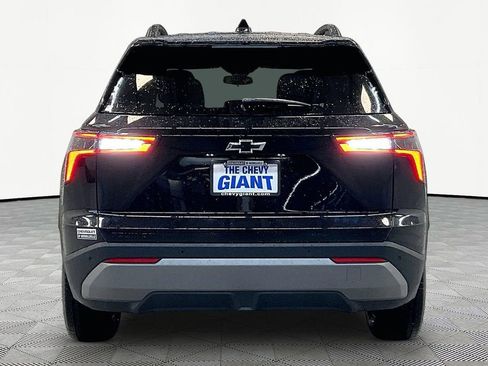 New 2026 Chevrolet Equinox LT w/ Convenience Package II FWD image 4