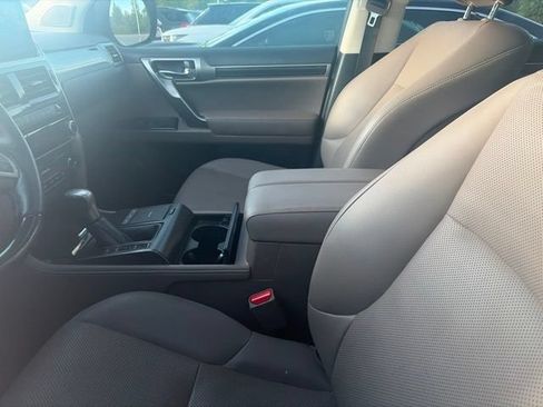Used 2022 Lexus GX 460 Premium w/ Premium Package AWD/4WD image 11