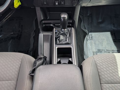Used 2020 Toyota Tacoma SR5 image 22