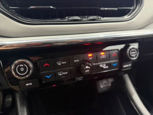 Used 2022 Jeep Compass Limited w/ Sun and Sound Group AWD/4WD image 22