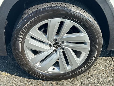 Used 2022 Volkswagen Atlas Cross Sport SE image 23