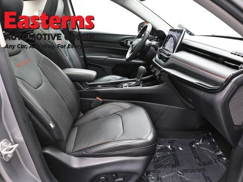 Used 2022 Jeep Compass Trailhawk w/ Trailhawk Elite Group AWD/4WD image 25