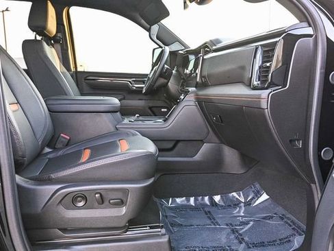 Used 2025 GMC Sierra 2500 AT4 AWD/4WD image 18