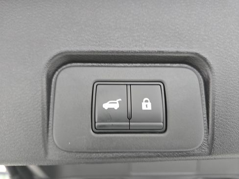 Certified 2025 Nissan Rogue SV image 13