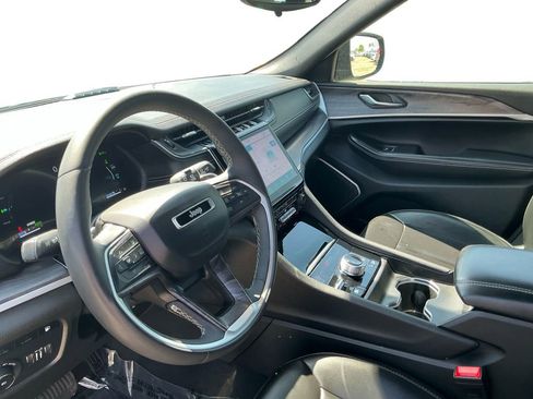 Used 2024 Jeep Grand Cherokee Limited 4xe AWD/4WD image 24