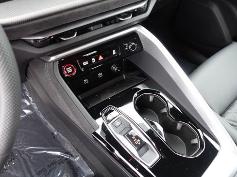 New 2025 Audi SQ5 Prestige image 20