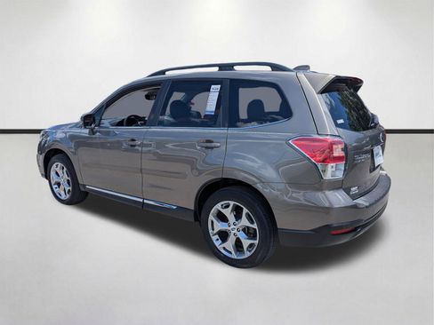 Used 2018 Subaru Forester 2.5i Touring AWD/4WD image 6