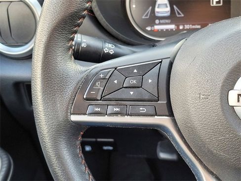 Used 2020 Nissan Versa SR w/ Convenience Package image 26