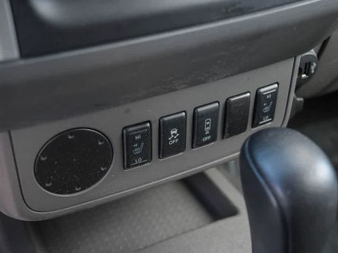 Used 2020 Nissan Frontier SV w/ Midnight Edition Floor Mats RWD image 21
