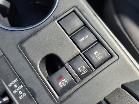 Used 2024 Toyota Highlander LE image 36