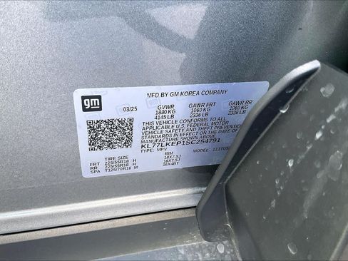 Used 2025 Chevrolet Trax ACTIV w/ Driver Confidence Package FWD image 30