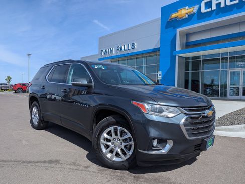 Certified 2021 Chevrolet Traverse LT AWD/4WD image 1