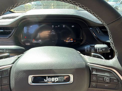 New 2026 Jeep Grand Cherokee Limited image 24