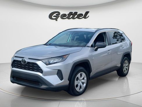 Used 2021 Toyota RAV4 LE FWD image 1
