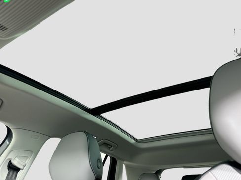 New 2026 Volkswagen Tiguan SE image 21