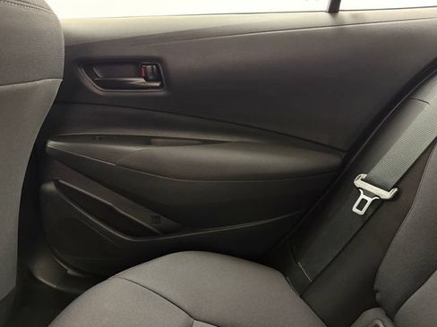 Used 2025 Toyota Corolla LE FWD image 33