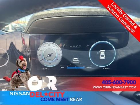 Used 2025 Hyundai Elantra Limited FWD image 21