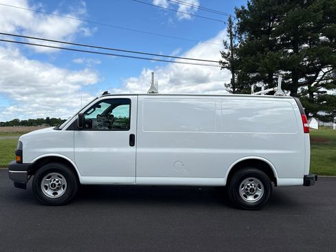 Used 2019 GMC Savana 2500 w/ Driver Convenience Package RWD image 2