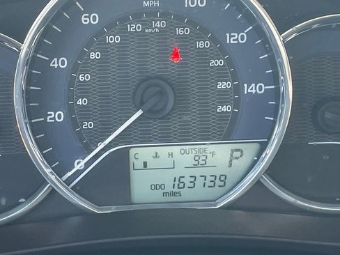 Used 2015 Toyota Corolla LE FWD image 9