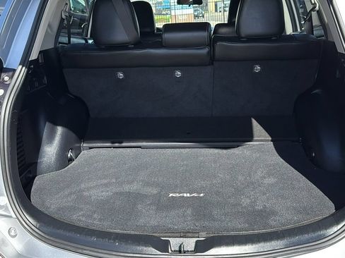 Used 2017 Toyota RAV4 XLE AWD/4WD image 13