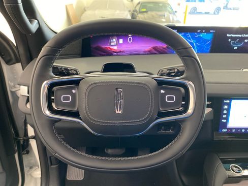 Used 2025 Lincoln Navigator Reserve w/ Jet Appearance Package image 22